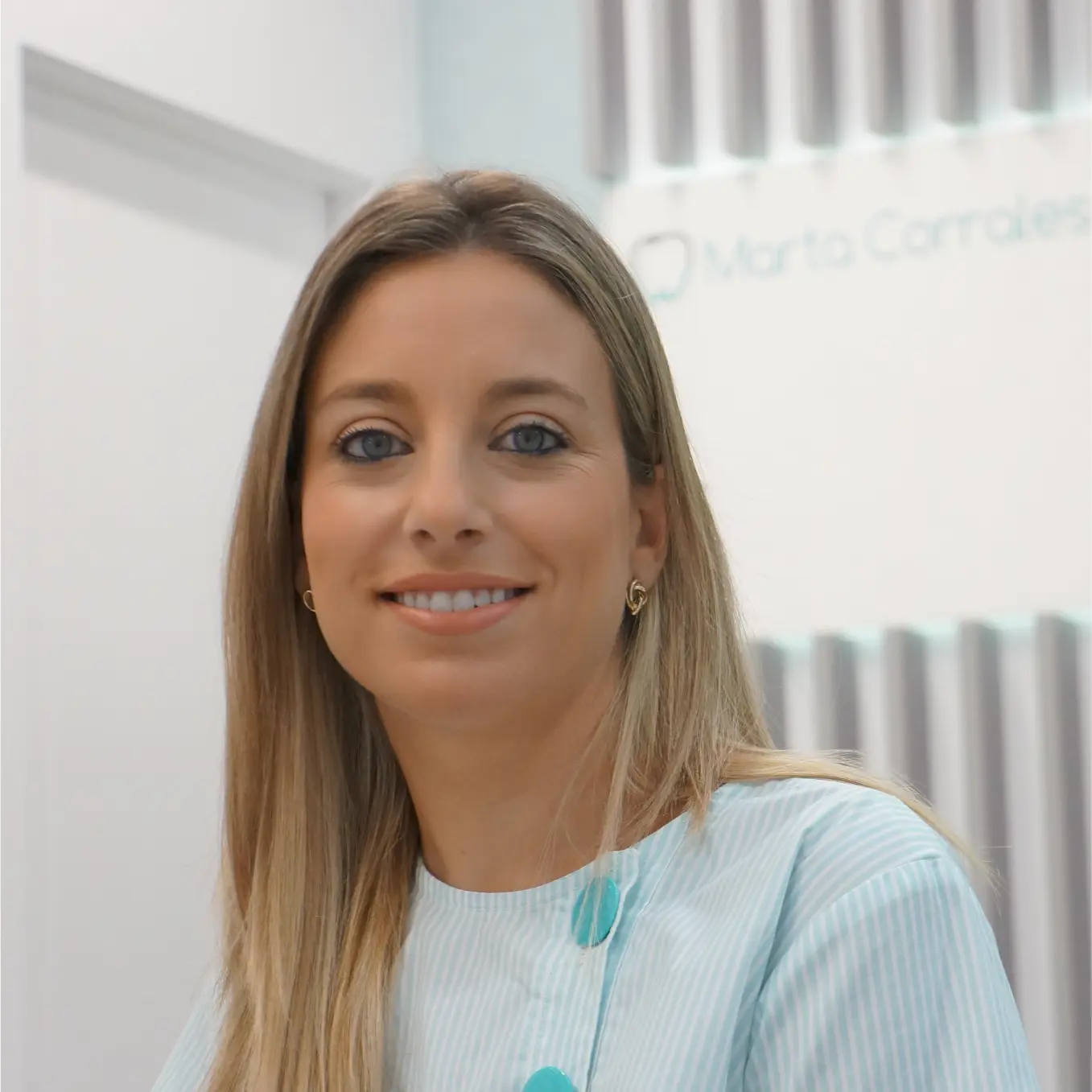 Clínica dental ronda foto perfil de Dra. Marta Corrales dentista en Ronda